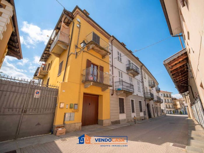 Appartamento trilocale in vendita in Corso Malingri, Centro, Bagnolo Piemonte