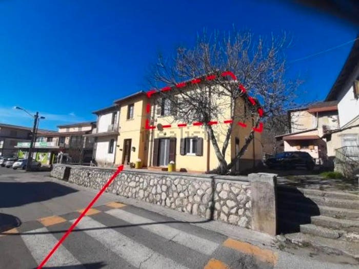 Appartamento trilocale in vendita in Via San Francesco, Centro, Borgorose