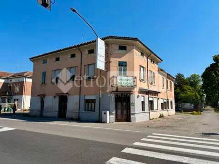 Casa in vendita in Strada Abetone Brennero Est, Centro, Ostiglia