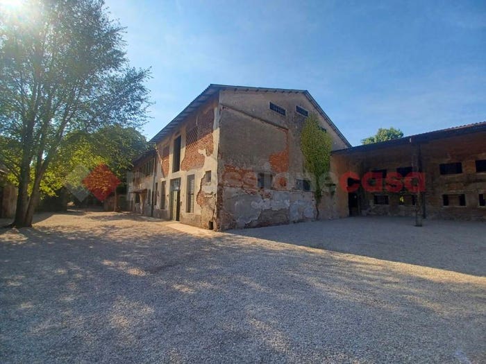 Casa con 6 locali in vendita in Via Varese, Centro, Inveruno