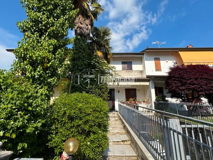 Casa quadrilocale in vendita in Via Don Seghezzi, Grignano, Brembate