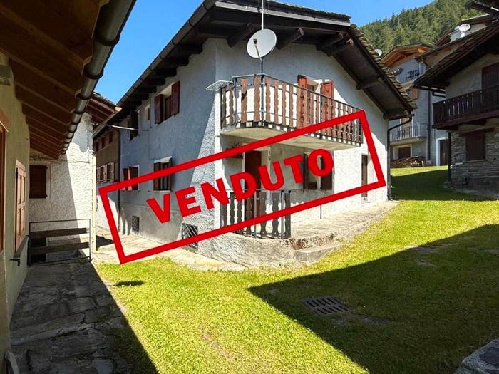 Casa trilocale in vendita in Via Alle Soste, Fraciscio, Campodolcino