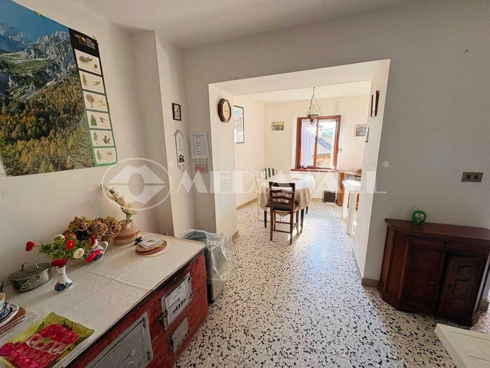 Casa con 6 locali in vendita in Poffabro, Frisanco