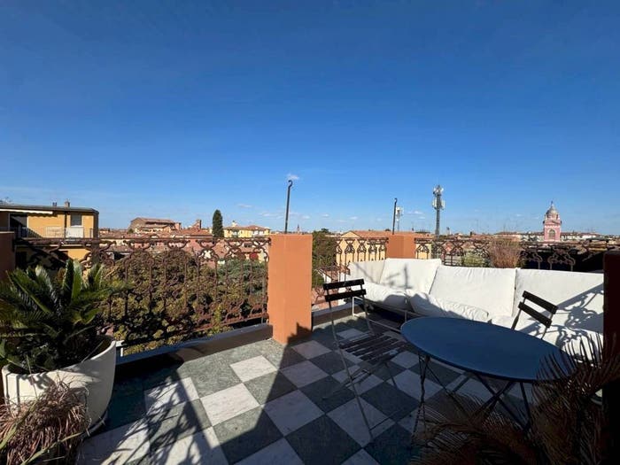 Appartamento trilocale in vendita in via dell'Oro, Castiglione Tribunale, Bologna