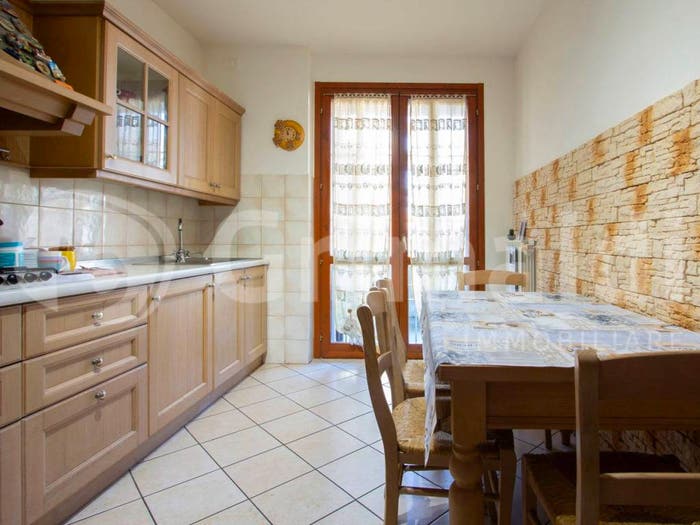 Appartamento trilocale in vendita in Via Quattro marie, Bellinzago Lombardo