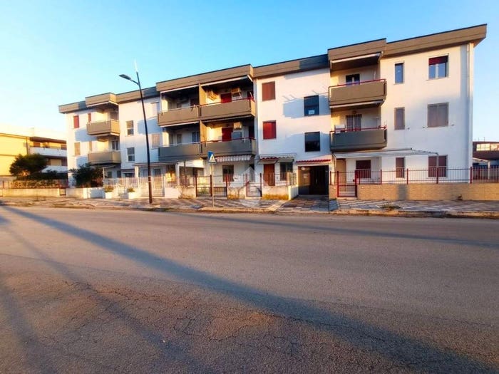 Appartamento trilocale in vendita in Via D'Uva, Lido Campomarino, Campomarino