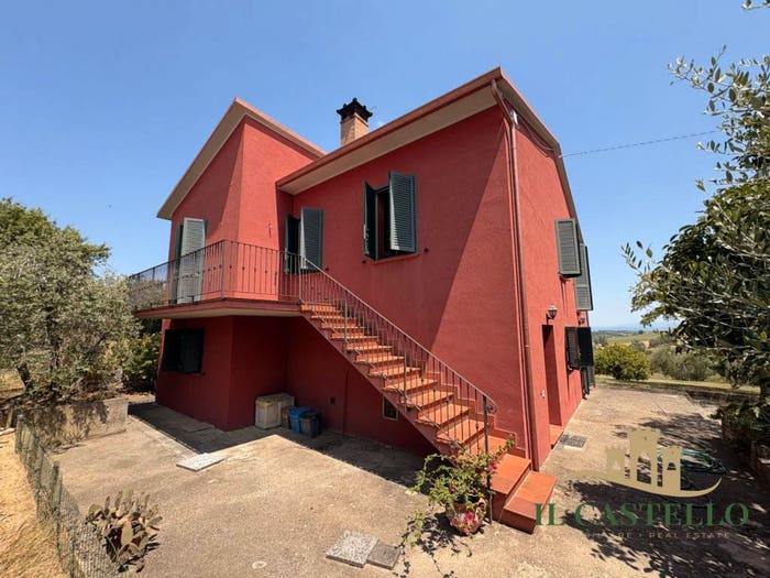 Casa con 6 locali in vendita in Via degli Eroi, Vaiano, Castiglione del Lago