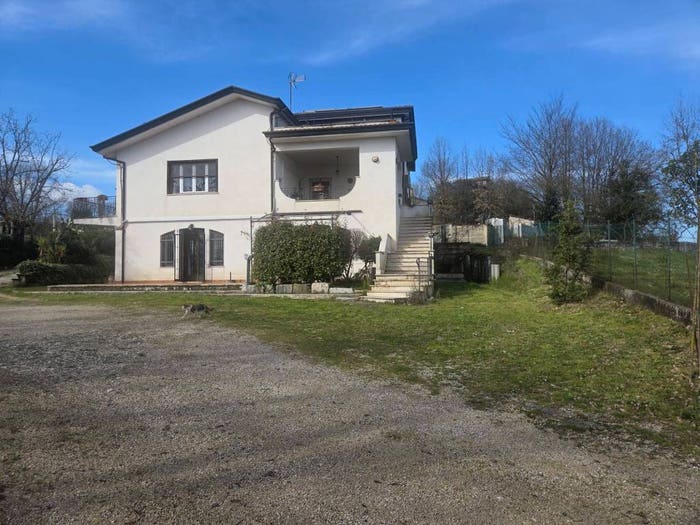 Casa con 6 locali in vendita in Farneta, Ceccano