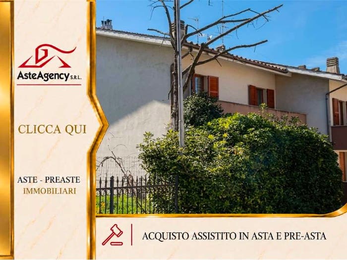 Appartamento con 5 locali in vendita in Via dei Sibillini, Centro, Corridonia