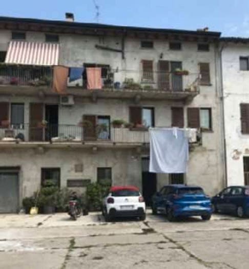 Appartamento quadrilocale in vendita in Via Milano, Treviglio