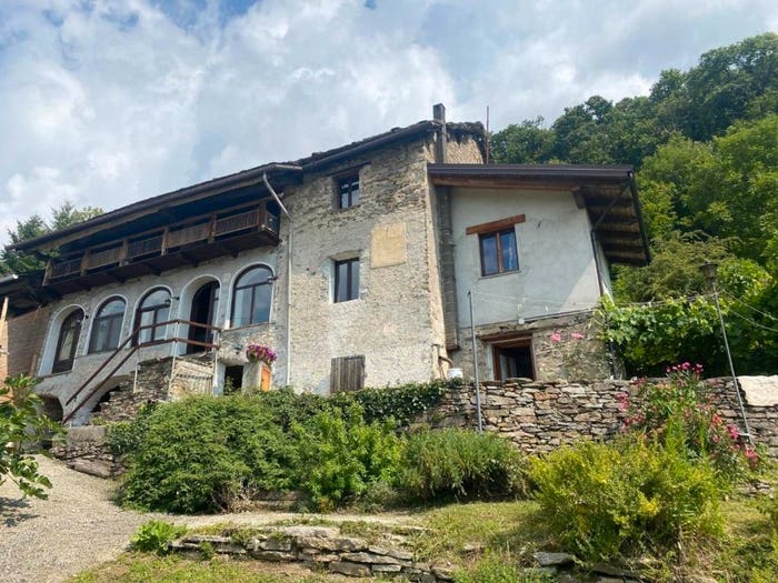 Casa con 6 locali in vendita in Regione Orchere, Valchiusa