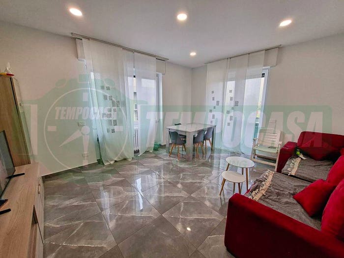 Appartamento trilocale in vendita in Via Como, Centro, Lainate