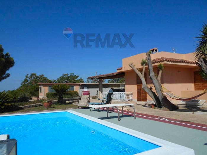 Casa con 6 locali in vendita in Zappulla, Modica