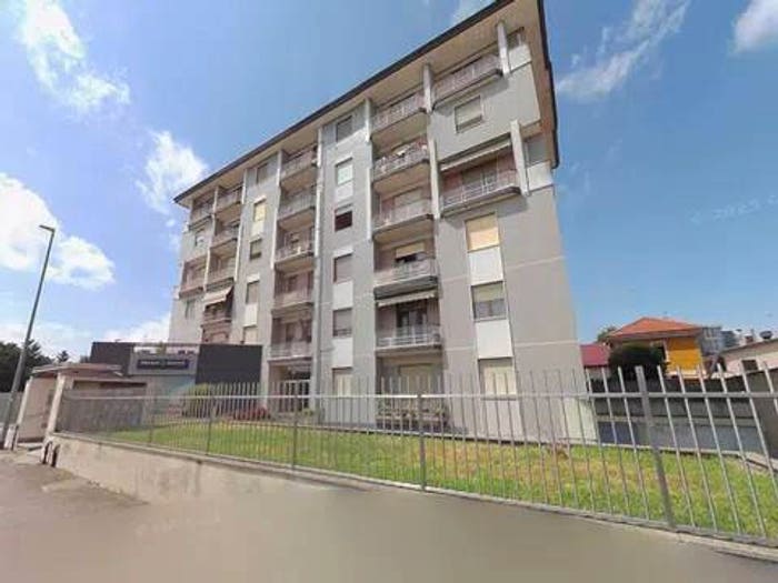 Appartamento quadrilocale in vendita in Via Antonio Gallini, Abbiategrasso
