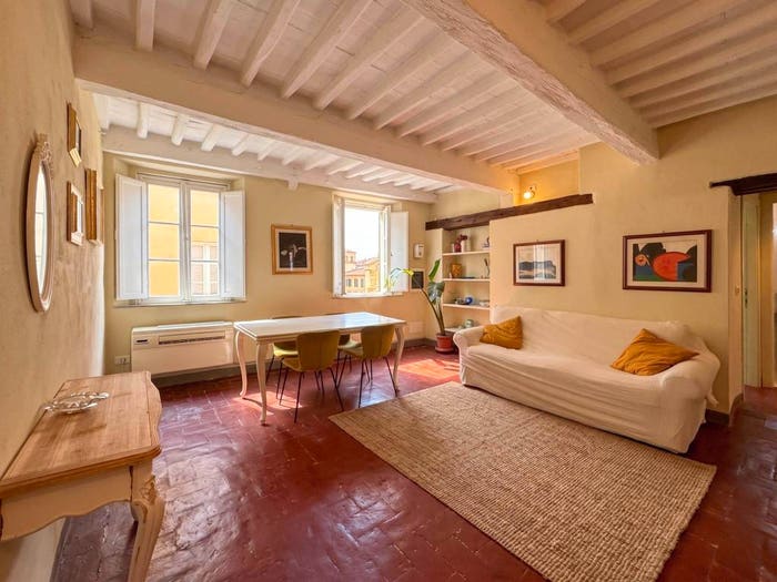 Appartamento quadrilocale in vendita in Via Santa Giustina, Piazza Napoleone San Michele, Lucca