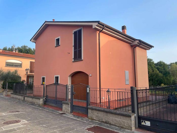 Casa con 6 locali in vendita in Via della Casina, Centro, Castiglion Fiorentino