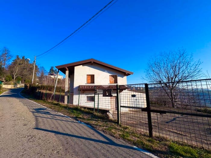 Casa quadrilocale in vendita in Via Vergomberra, Colombarone, Canneto Pavese