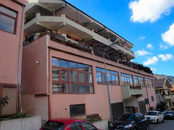 Appartamento con 5 locali in vendita in Via Antonio Catara Lettieri, Camaro Inferiore, Messina