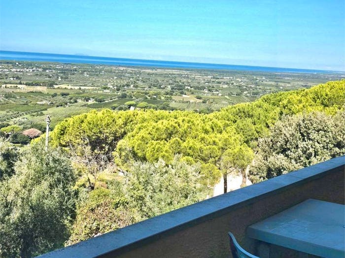 Appartamento trilocale in vendita in VIA BOLGHERESE, Centro, Castagneto Carducci