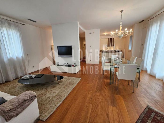 Casa con 6 locali in vendita in Centro, Istrana