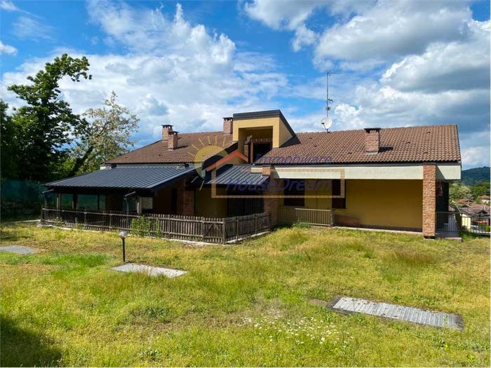 Casa con 6 locali in vendita in via beati, Centro, Castelletto Sopra Ticino