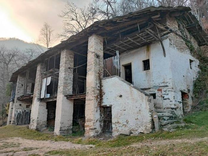 Casa con 6 locali in vendita in Meira Combasse, Brossasco