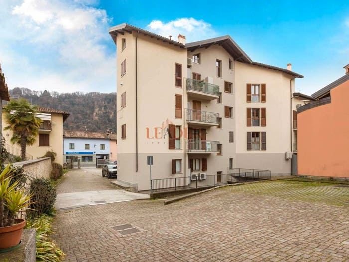 Appartamento trilocale in vendita in Via Roma, Fiorano al Serio