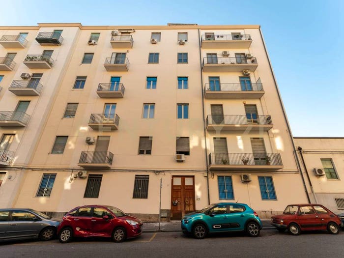 Appartamento con 6 locali in vendita in Via Ammiraglio Toscano, Cibali, Catania