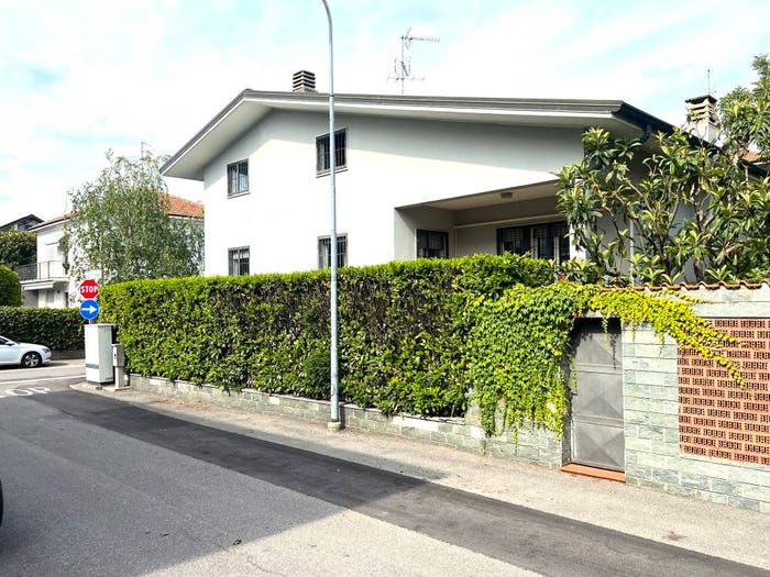 Casa con 6 locali in vendita in Via Francesco De Rosa, Centro, Pero
