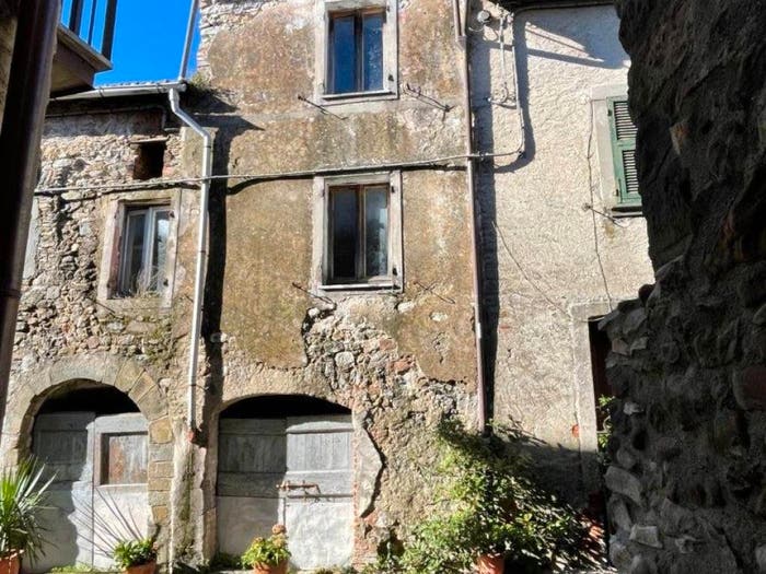 Casa con 6 locali in vendita in Via Giacomo Matteotti, Centro, Filattiera