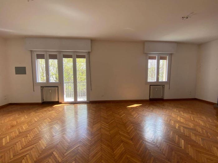 Appartamento quadrilocale in vendita in Via Orfeo, Santo Stefano, Bologna