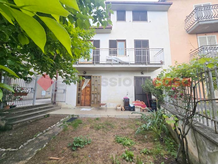 Casa quadrilocale in vendita in Via Borgo Acquarisciana snc, Poggio Bustone