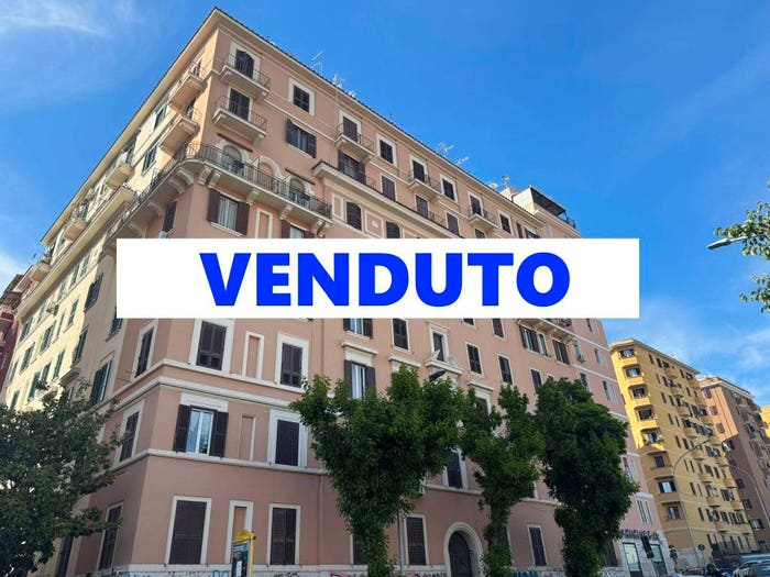Appartamento quadrilocale in vendita in Via Monselice, Villa Fiorelli, Roma