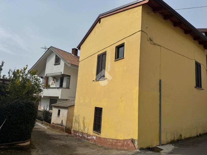 Appartamento trilocale in vendita in Via Olivella, Centro, Minturno