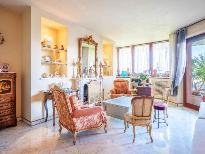 Appartamento con 5 locali in vendita in Via Ippodromo, Trenno, Milano