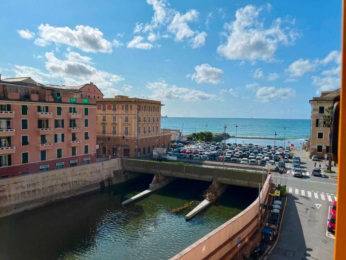 Appartamento con 5 locali in vendita in Via Luigi Maria d'Albertis, Voltri, Genova