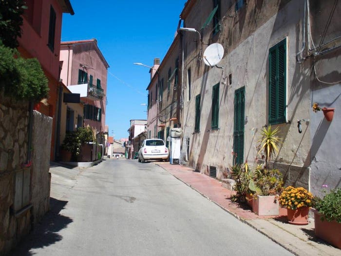 Appartamento bilocale in vendita in Via Ciro Menotti, Centro, Capoliveri