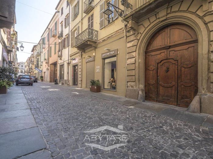 Appartamento bilocale in vendita in Via San Martino, Centro Storico, Moncalieri