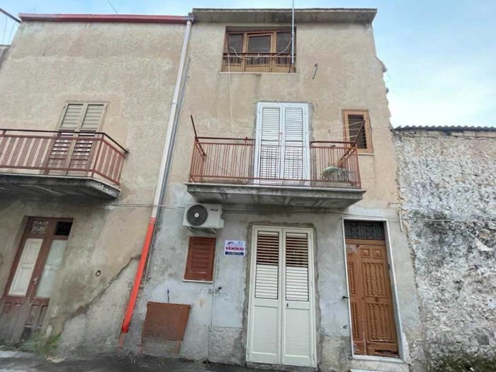 Casa quadrilocale in vendita in Campobello di Licata