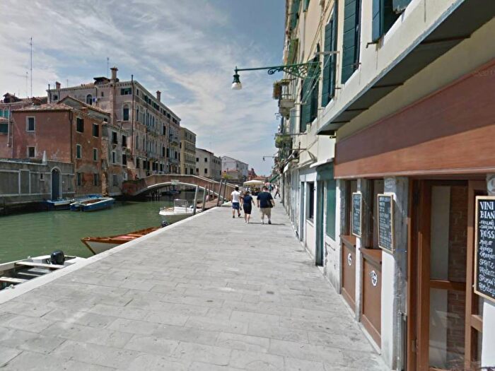 Appartamento con 5 locali in vendita in Fondamenta dei Ormesini, Guglie San Leonardo, Venezia