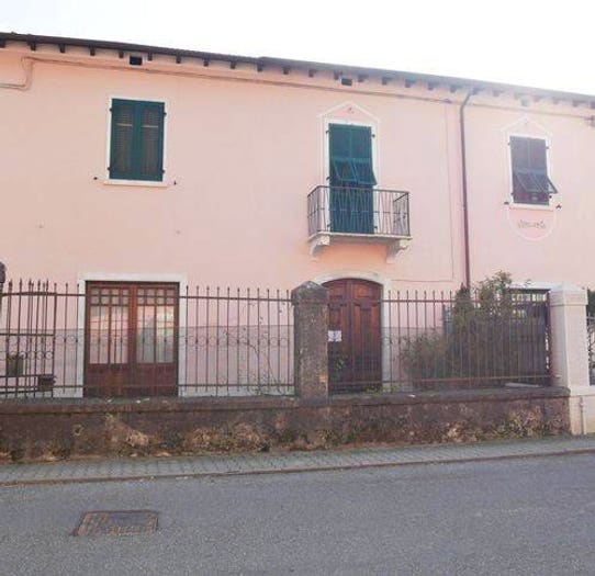 Casa con 5 locali in vendita in Via Cesare Battisti Monzone, Monzone, Fivizzano
