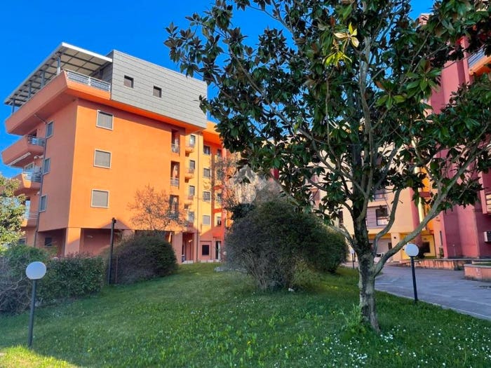 Appartamento trilocale in vendita in Via Spagna, Santo Stefano, Rende