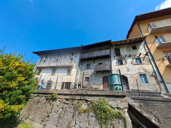 Casa con 6 locali in vendita in Via Don G Persico, Costa Serina