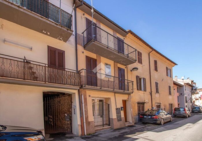 Casa trilocale in vendita in Via Borgo Sant'Antonio, Rieti