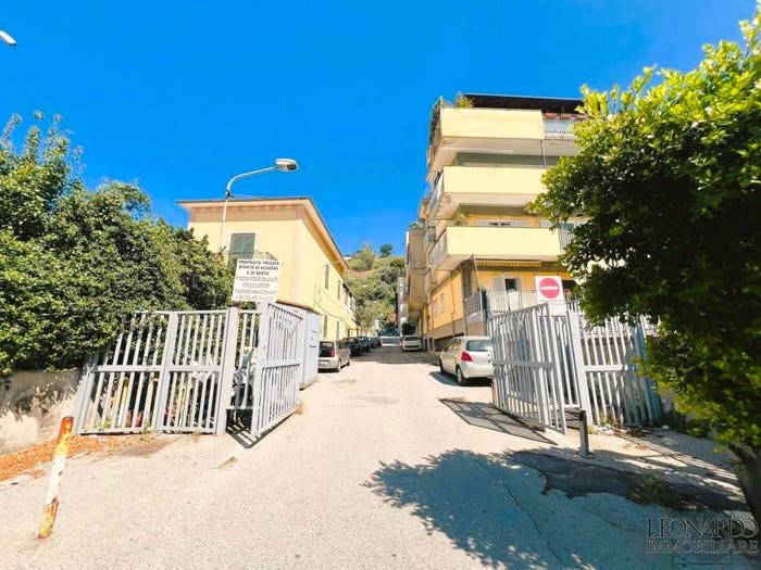 Appartamento bilocale in vendita in Via Terracina, Fuorigrotta, Napoli