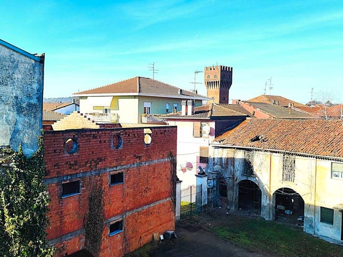 Casa con 6 locali in vendita in Piazza Matteotti, Lonate Ceppino