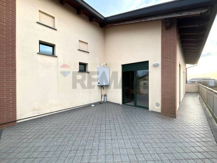 Appartamento trilocale in vendita in Via Santa Caterina da Siena, Gerenzano