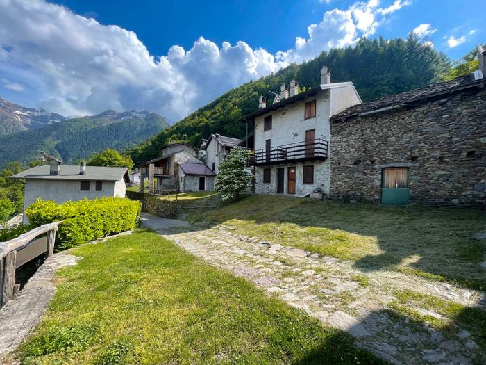 Casa trilocale in vendita in Strada AgroSilvoPastorale Val Lesina, Delebio