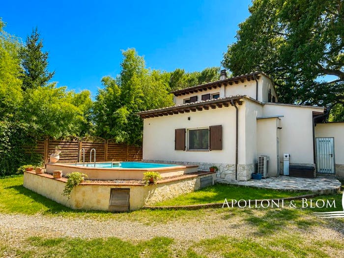Casa quadrilocale in vendita in Via Pietro Vannucci, Centro, Città della Pieve