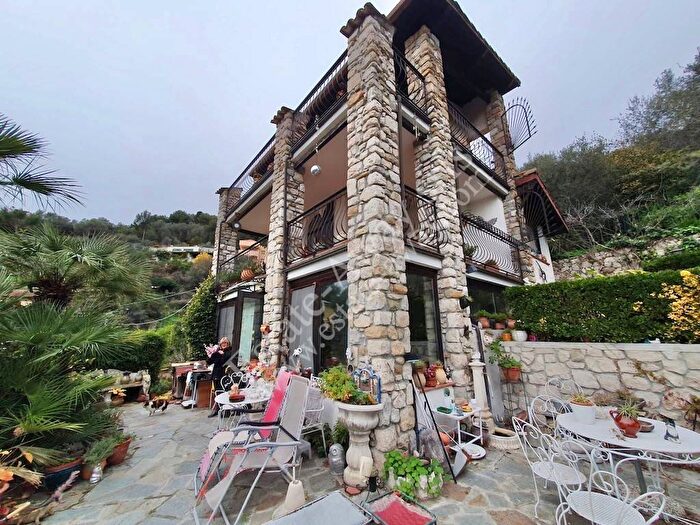 Casa con 5 locali in vendita in Via della Pace, Grimaldi Mortola, Ventimiglia